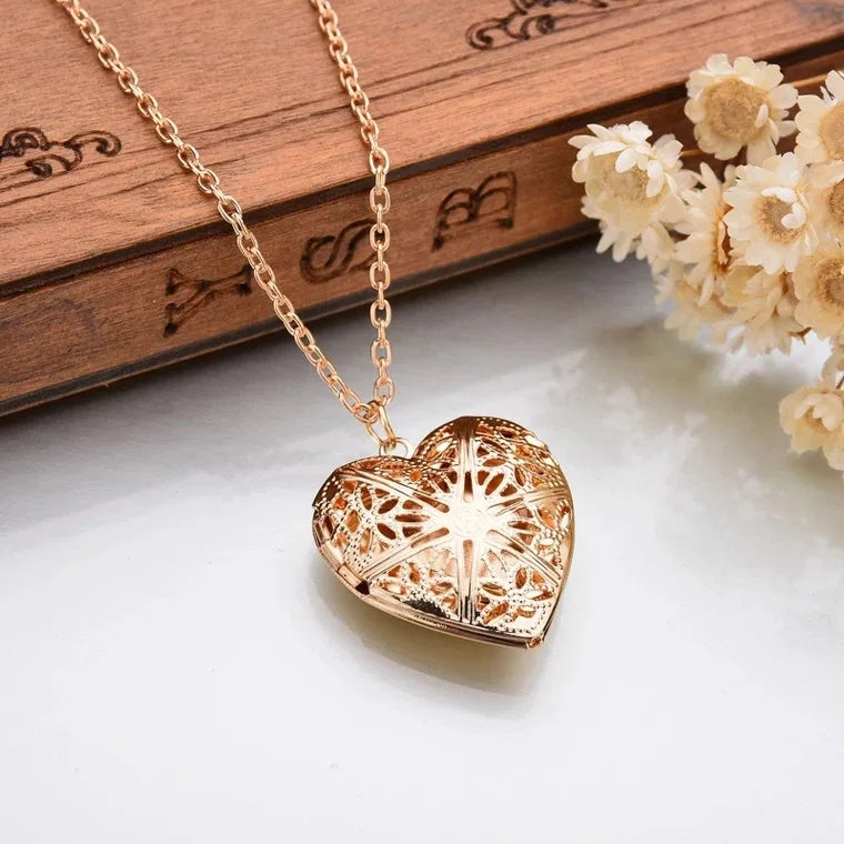 Collier Pendentif Minimaliste - Argenté pour Femme