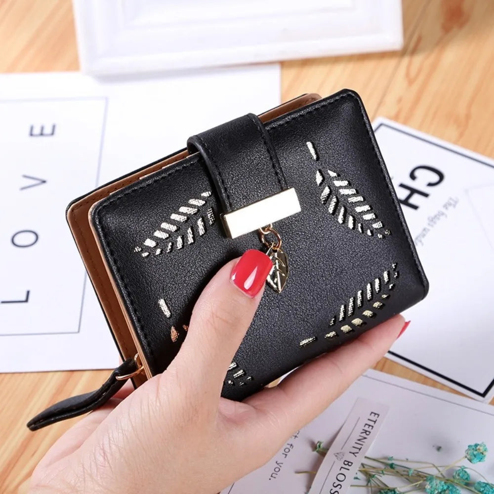 Portefeuille Femme Cuir Court avec Fermeture Éclair - Design Feuille Creuse