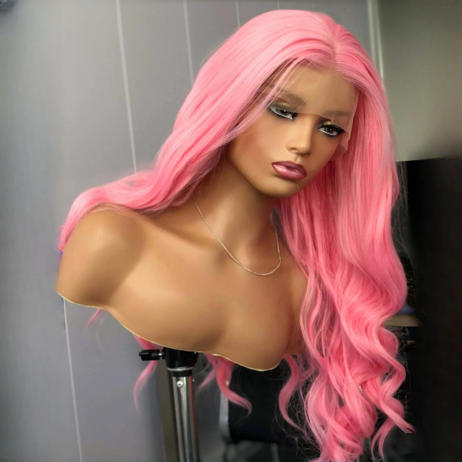 Perruque Rose Longue Bouclée Vague - Lace Front Synthétique Lâche