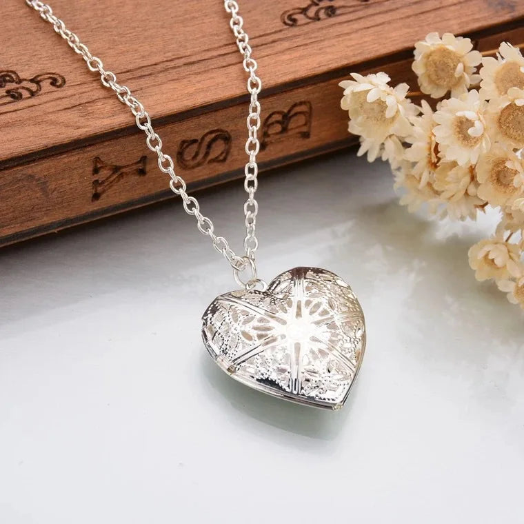 Collier Pendentif Minimaliste - Argenté pour Femme