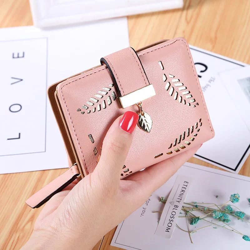 Portefeuille Femme Cuir Court avec Fermeture Éclair - Design Feuille Creuse